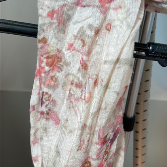 4 FASHION SCARVES - Picture 5 of 7